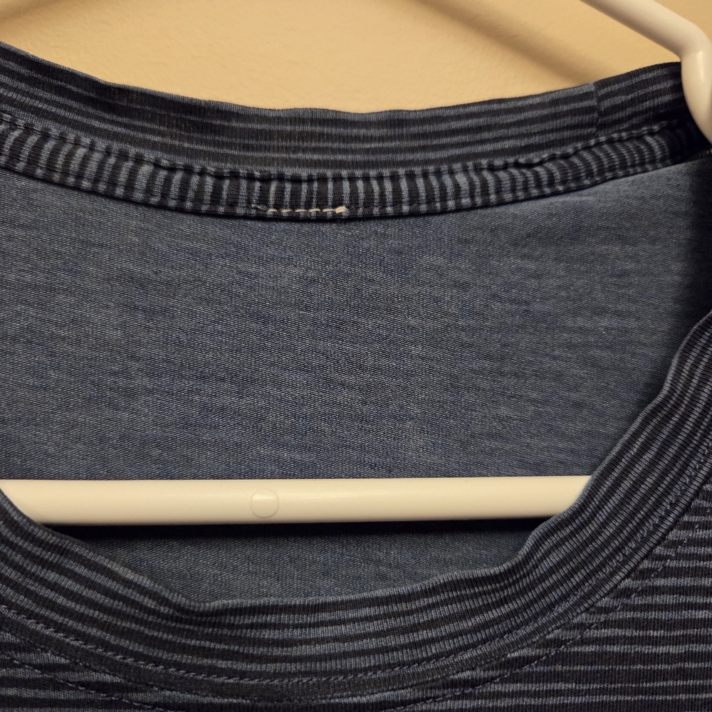 Lululemon Mens Basic Tee Tshirt Blue And Black Stiped Size S - Picture 3 of 6